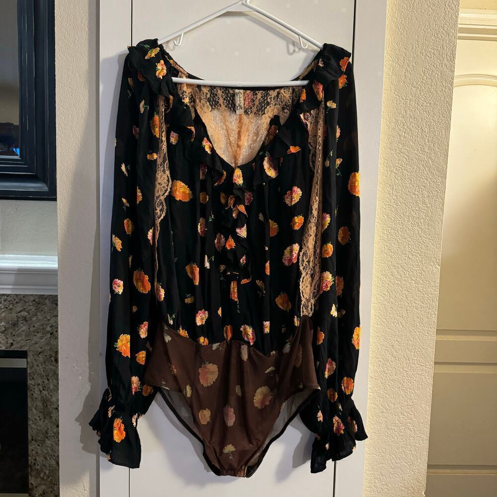 Intimately Free People Poppy Printed Bodysuit Floral Lace Trim Black Size Large - Picture 3 of 9